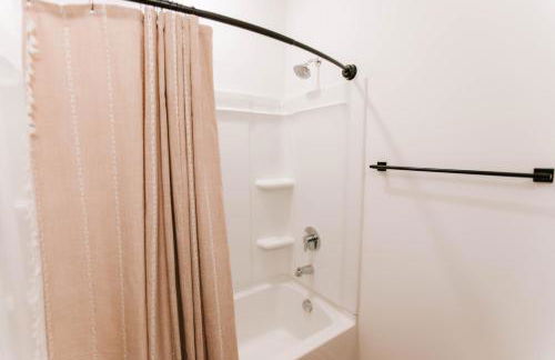 Artist Retreat Near Downtown, Stadium & UGA - Photo 33