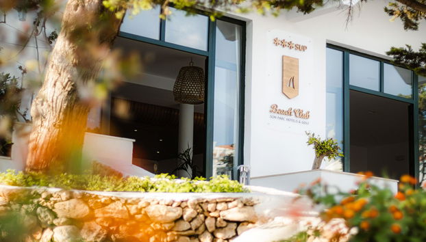 Beach Club - Photo 4