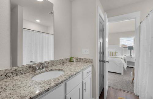 Sea Haven at Serenity - New large home with Golf Cart and game room just mins from Beach! - Foto 2