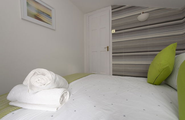 Fortified Three Bedroom Home - Foto 3