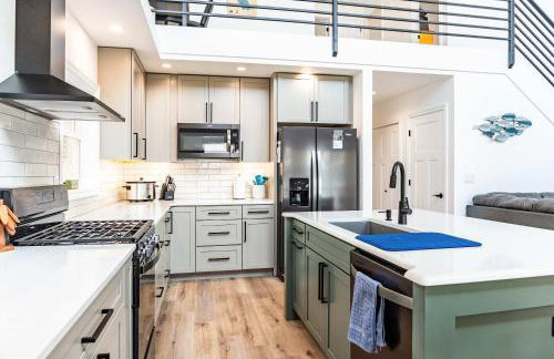 Lakeview Retreat, 6BR with Hot Tub Bliss - Foto 19