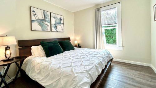 Modern Deluxe Kitchen, King Bed, Laundry, DT Renton close to Valley Med & SeaTac - Foto 4