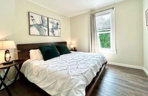 Modern Deluxe Kitchen, King Bed, Laundry, DT Renton close to Valley Med & SeaTac - Foto 4