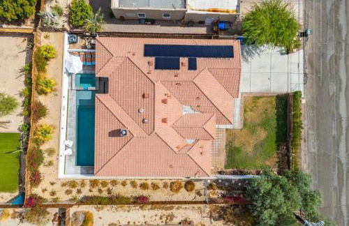 The Desert Gem Pool Spa Gated Home - Photo 63