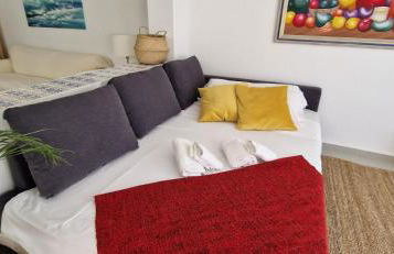 Seafront House,Sea Views,Pool and BBQ, Airport 10 mns - Photo 19