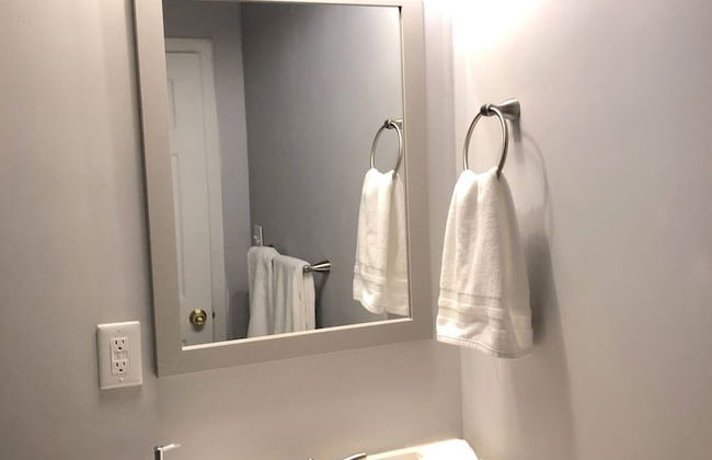 Renovated 3 Bedroom Close to Downtown - Foto 9