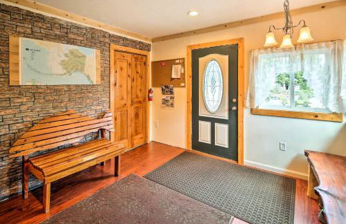 Lodge 88 - Steps to Weiner Lake with Dock and Boat! - Foto 5