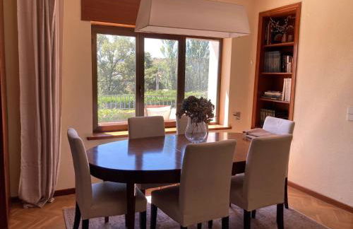 Los Cedros, gran chalet con piscina y apartamento en Navacerrada - Foto 8