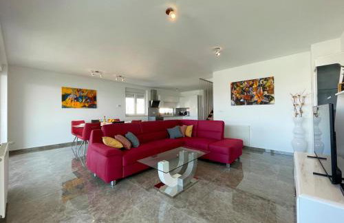 SeaScape Deluxe Residence - Photo 13