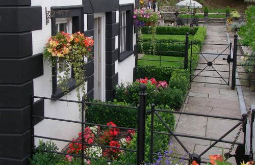 Sherrifs Lodge - Hw7730 - Photo 1