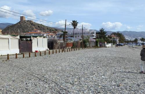 Castell Beach - Sea front - parking - swimming pool - Foto 31