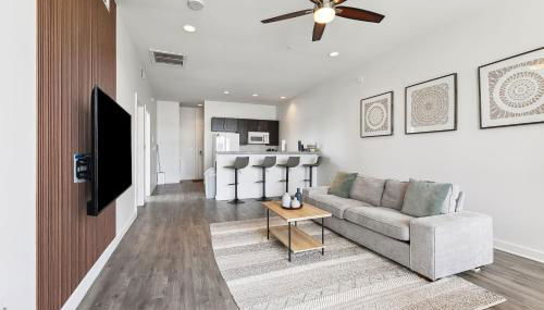 Stylish Downtown High-Rise - 2BD - Foto 1