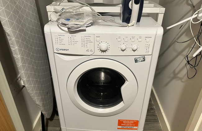 Adelphi Wharf Apartments by Beehosting - Photo 9