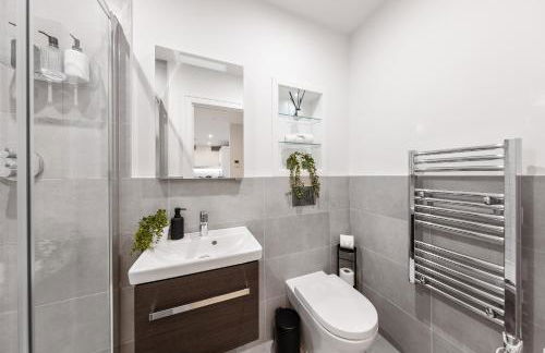 Modern & Cozy 2-Bedroom Apartment plus Parking, Gym, Cinema, Games Room, Workspace - Foto 6