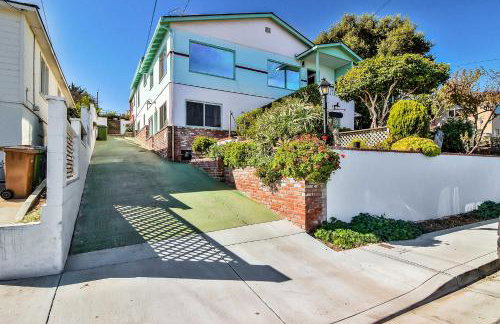 Stunning Monterey Home with Views Right on the Bay! - Foto 26