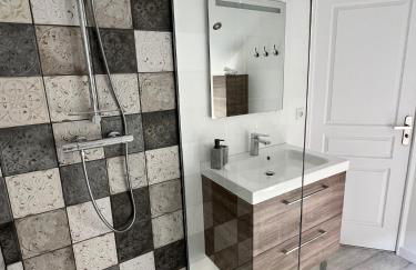 Le Ptit Gite de Chablis - Maison avec Cour en Centre-Ville - Foto 26