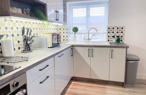 Exclusive 1 and 2 Bedroom Flats only 0,5 miles aw - Foto 8