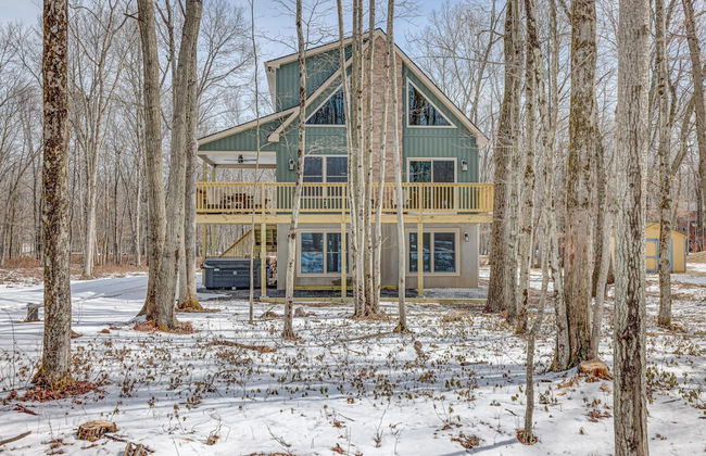 Over the Top Lodge by Avantstay Hot Tub, Shared Pool, Beach/lake Access - Foto 42