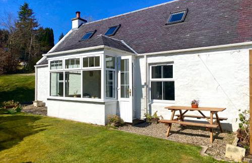 Wee Silverburn - Photo 1