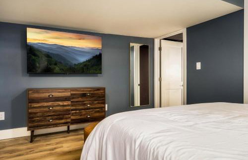 Keener Hollow Family Retreat Hot Tub Sauna Near Pigeon Forge - Photo 14