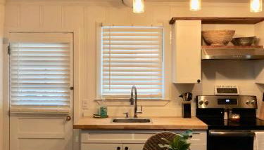 Surf Shack - Steps to the beach, lush fenced backyard by Beach Haven Vacation Rentals - Foto 5