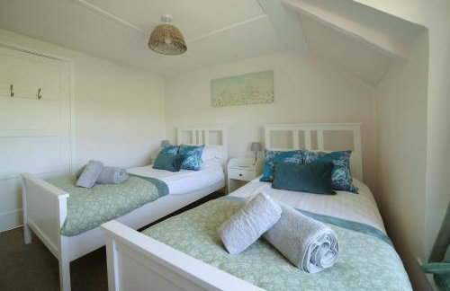 18th Century Thatched Cottage Parking & Garden - Foto 18