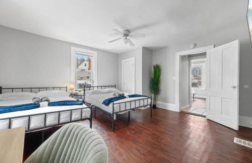 Little Italy Group Stay 4 TV's Pet Friendly - Foto 10