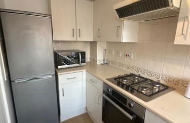 2-Bed Home with Parking, Near Airport, NEC & JLR - Foto 24