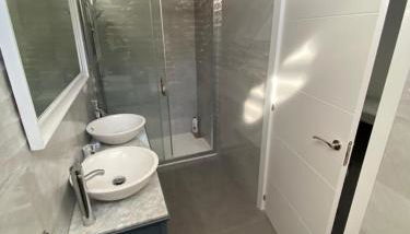 CASA REFORMADA CON TERRAZA/WIFI/AIRE ACONDICIONADO - Foto 5