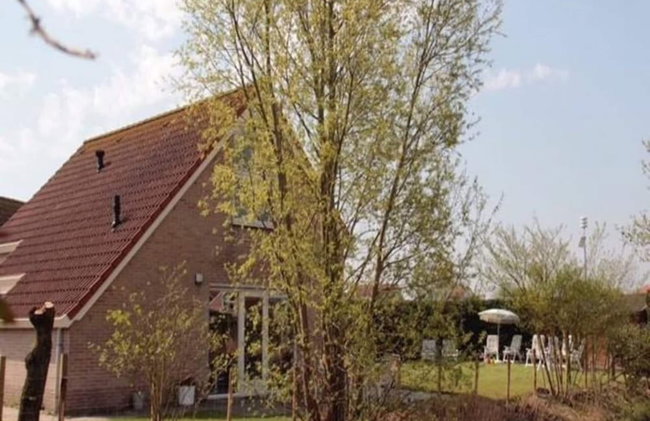 Appealing Bungalow With Garden - Photo 65