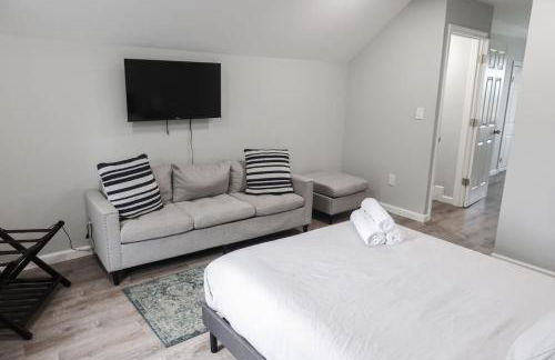 8BR 4BA Home Near NYC -Sleeps 16 - Foto 19