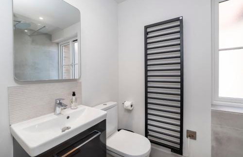 The Old Hotel - Photo 16