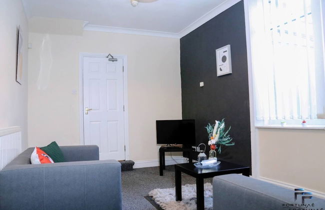 Beautiful 5-bed House Roker Beach - Photo 23