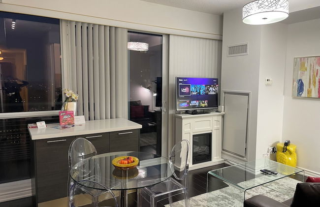 Downtown Toronto Suite Near Toronto General Hospital, U of T, TMU - Pet Friendly - Foto 3