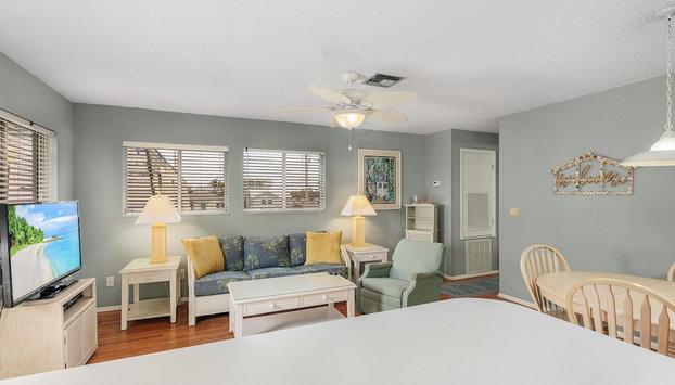 50 Gulf Beach Rd - Unit 1 1 Bedroom Home by RedAwning - Foto 3, Habitación