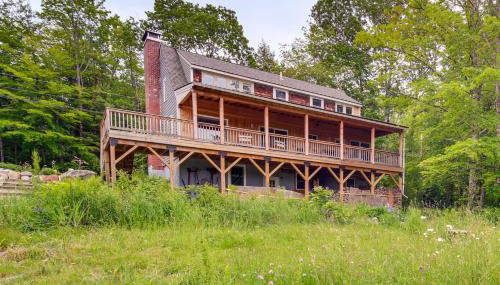 Expansive Wilmot Escape with Deck Near Skiing! - Foto 3