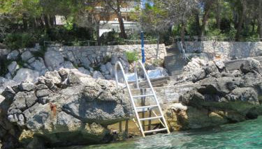 Villa V, 4-star 2-floor 1-apartment seaside property with great outdoors - Photo 4