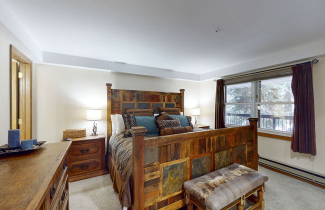 Torian Plum Condominiums - Foto 8