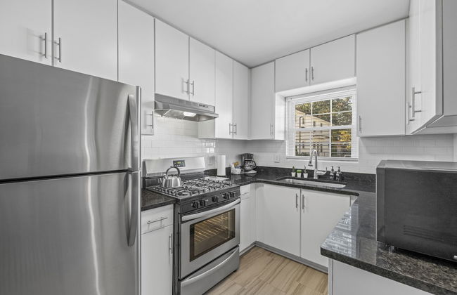 881 Furnished Apartments - Foto 13