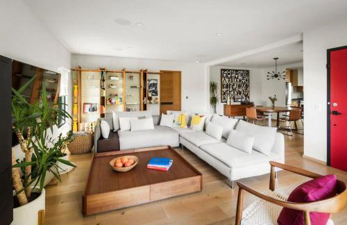 NEW! High-End Spanish Duplex | Luxury 3BR - Foto 11
