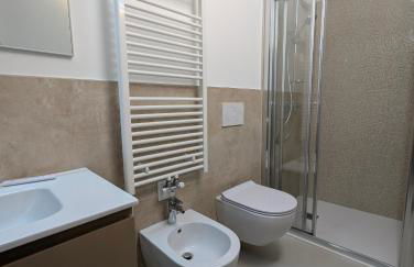 Spazioso e completo appartamento con 3 camere, 2 BAGNI, fino a 8 posti letto - Foto 24