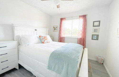 Trendy Ivy 2-bedroom Near Hospital & College - Foto 17