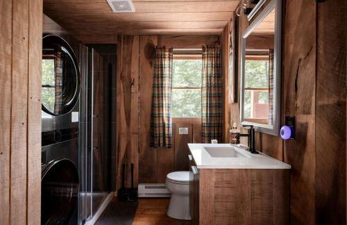 Rustic-Modern Chalet w/ Fire Pit, Deck & Views in Slanesville, WV - Foto 44