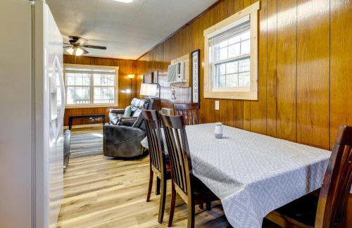 Devils Fork Resort Cabin with Designated Boat Slip! - Foto 9