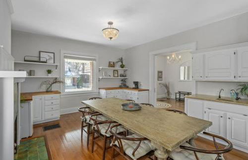 Deluxe 6 Bedroom 3 Min to Downtown w 2-car Driveway - Foto 53