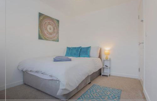 Large Family House - 5 Beds, 3 Baths, Full Kitchen - Foto 7