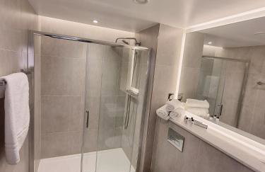 Axiom Park Hotel - Photo 42