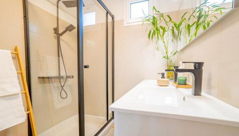 Family House - Foto 3, Shower