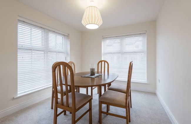 Stylish & Modern 3 Bedroom Home - Foto 9