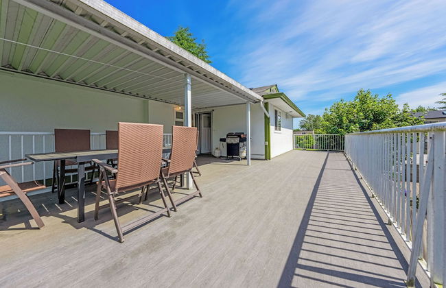 Quite House near Vancouver Airport - Photo 41